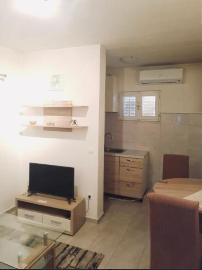 Apartmani Veronika Sukošan Zewnętrze zdjęcie