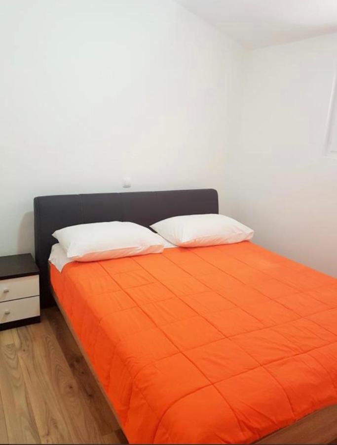 Apartmani Veronika Sukošan Zewnętrze zdjęcie