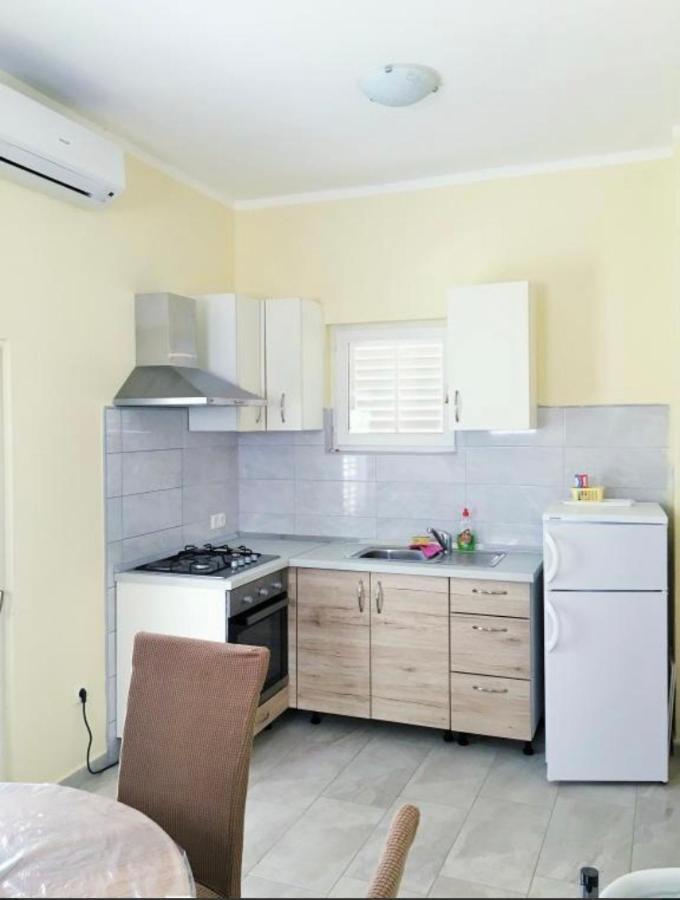 Apartmani Veronika Sukošan Zewnętrze zdjęcie